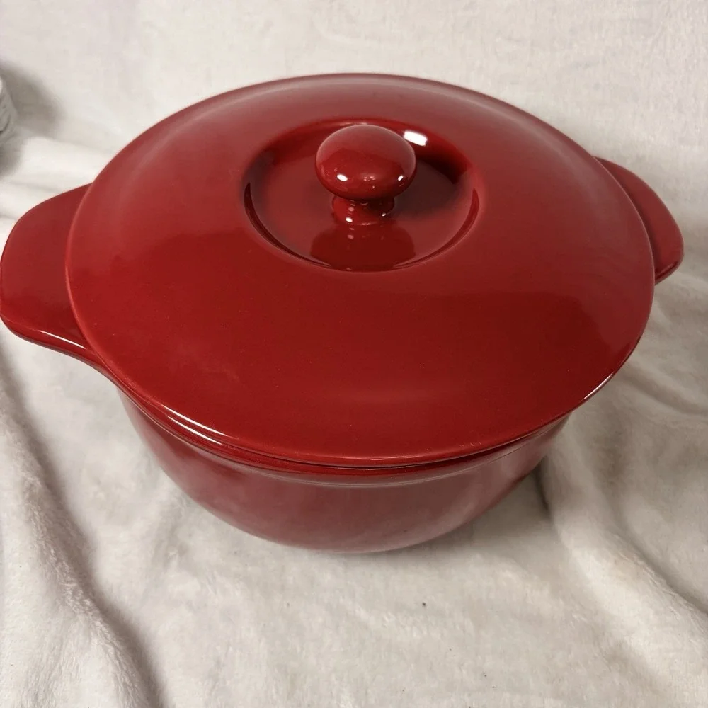 Chantal Red Enameled Stoneware 3 Quart Covered Casserole Dish Baker with Lid EUC